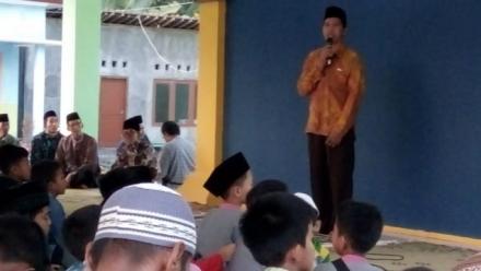 Anak Yatim Piatu Desa Murtigading Mendapat Santunan